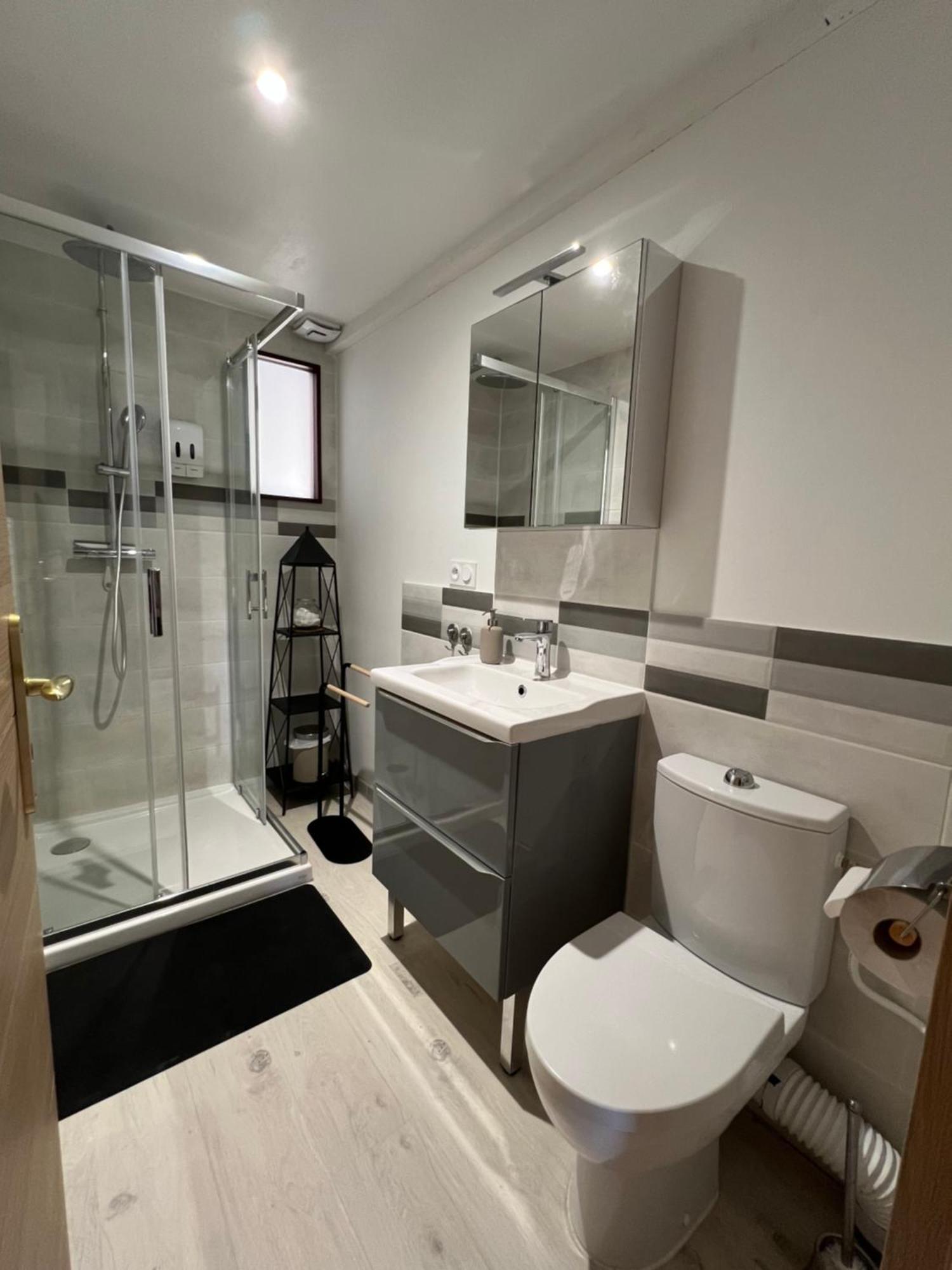 Confortable T2 De 50 M2 Avec Parking Prive Bruges Exterior photo